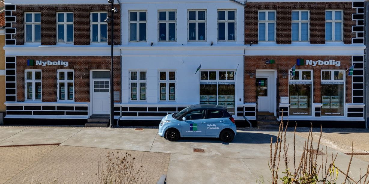 Facadefoto Nybolig Fredericia)