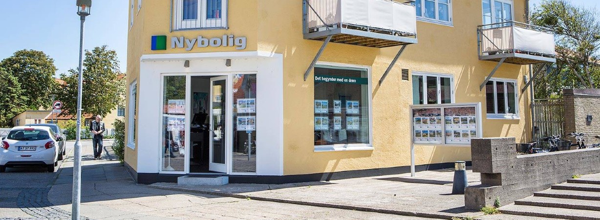 Forretningsfoto Nybolig Skagen)