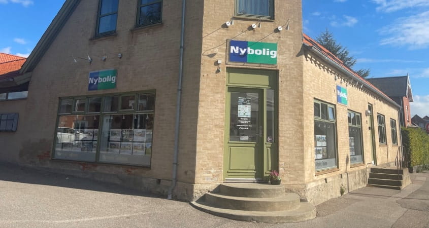 Nybolig Toelloese Forretning
