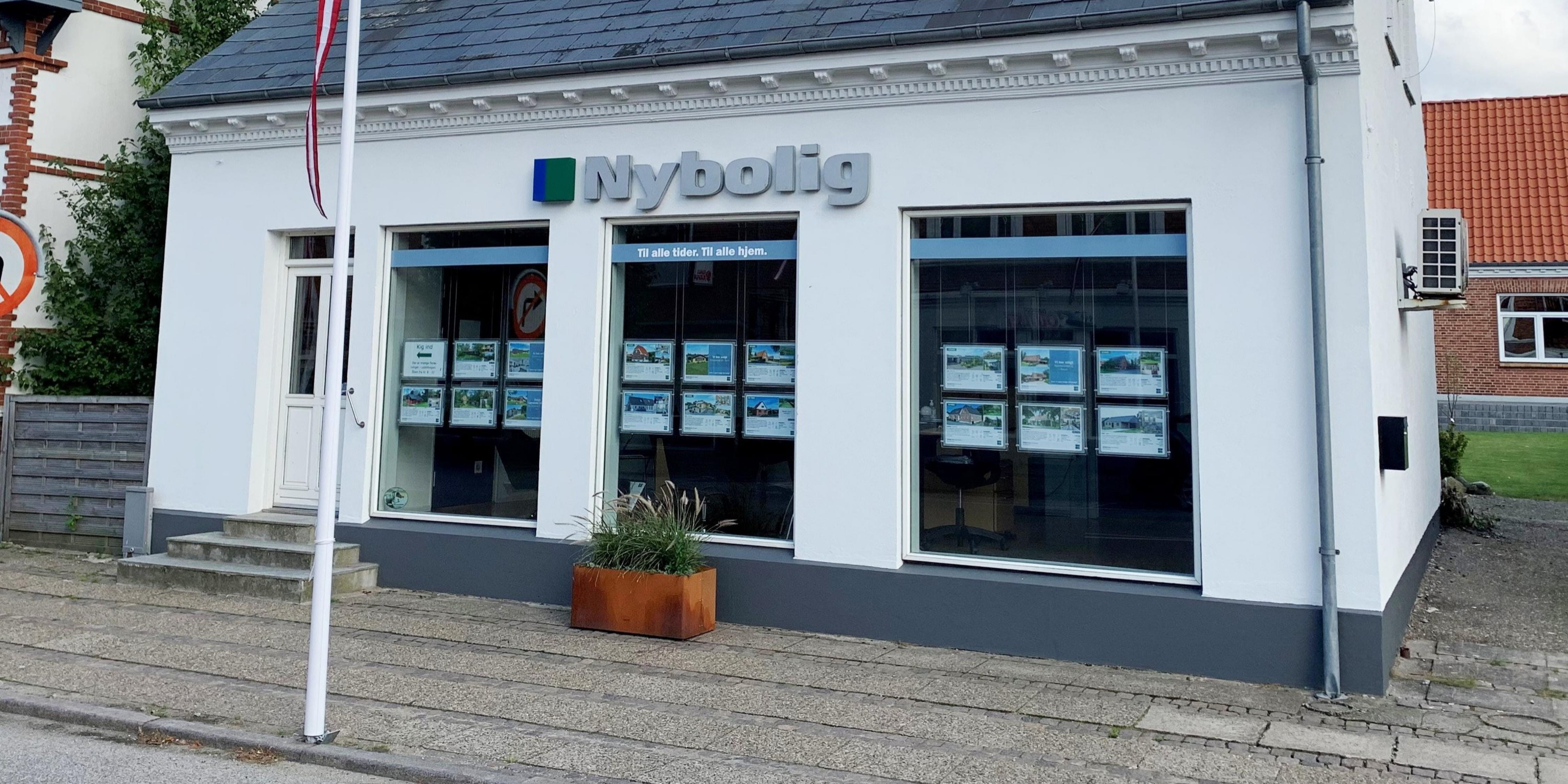 Nybolig Tarm Facade