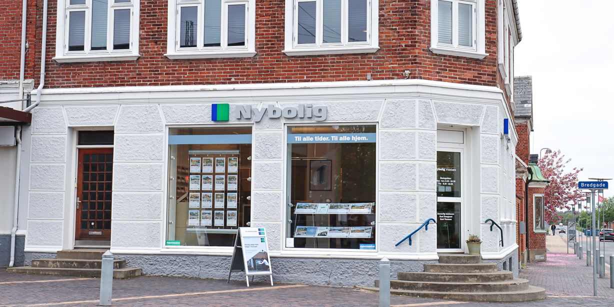 Nybolig Videbaek Facade)